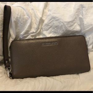 Michael Kors Bags - Michael Kors Wallet Michael Kors Bags - Michael Kors Wallet